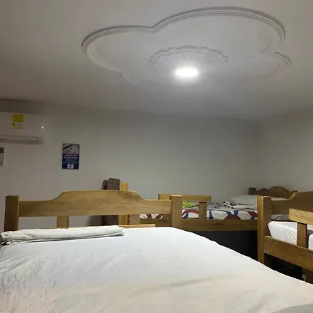 Hostal Casa W-3