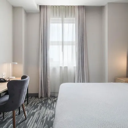 Sandman Signature Fort Worth Downtown Hotel-2