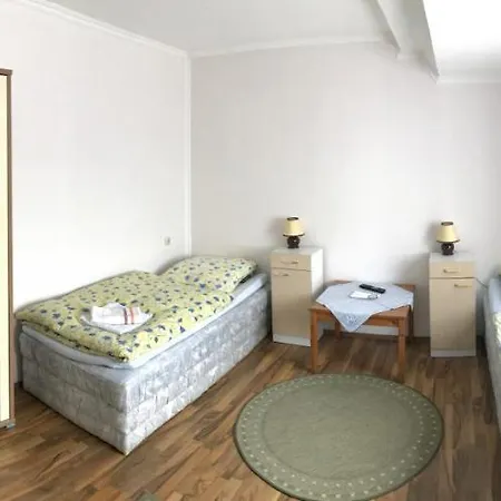 Garis Pension Zimmer mit Gemeinschaftsbad-2