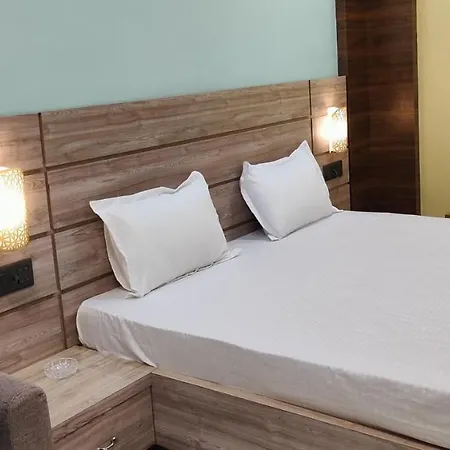 Staymaker Hotel Bhagwan - Only Indian Citizens Allowed-3