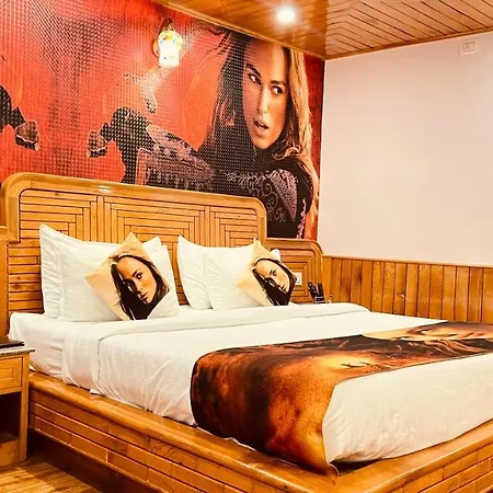 Hotel Old Smugglers With Balcony Mountain View Ac Hot And Cold Near To Hadimba Temple-2