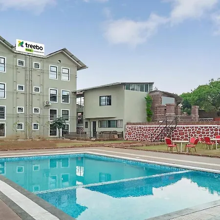 Treebo Vhyomaan Resort With Swimming Pool-2