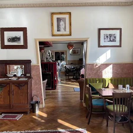 Bahnhofshotel Die Neue Bühne-2