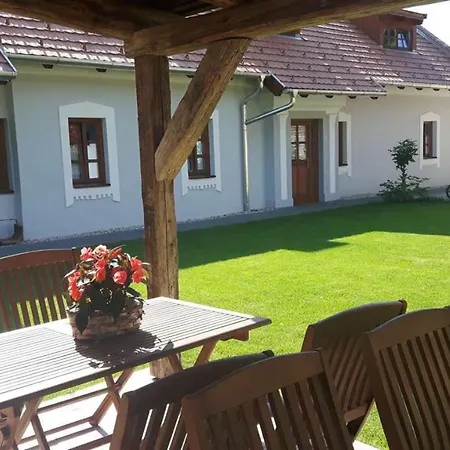 Arácsi Vendégház-2