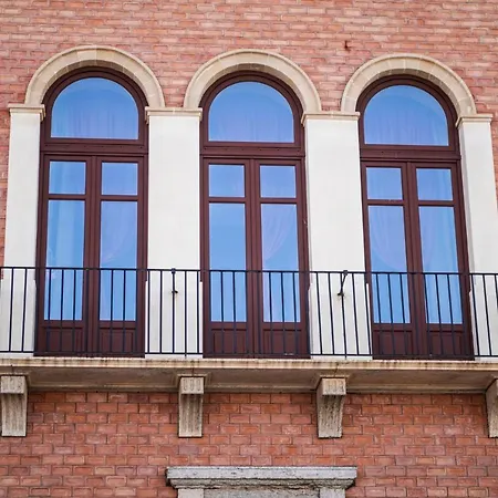 Central Gallery Rooms- Palazzo D'Ali' Staiti XIX-3