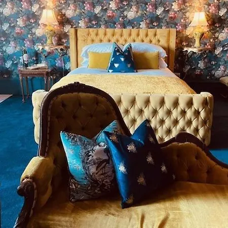 Mollys Boutique Hotel-3