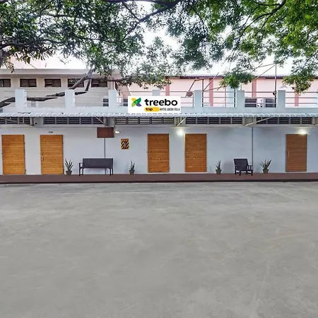 Itsy Hotels Green Villa, 2 Km From Rock Beach-2