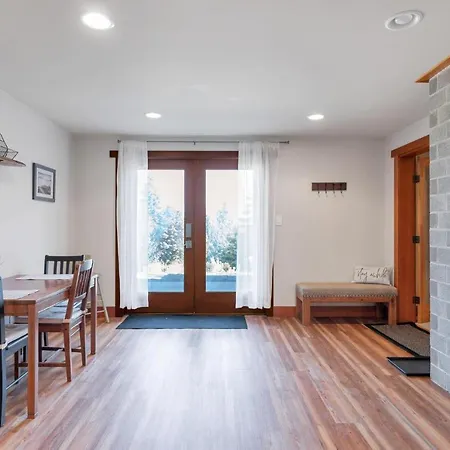 Shawnigan Hills Guest Suite-3