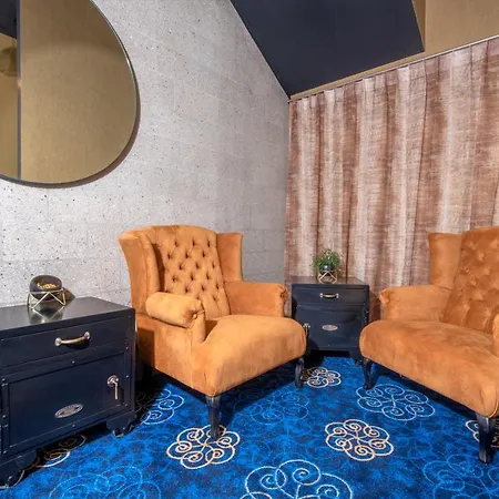 The Com Plex Motel-3
