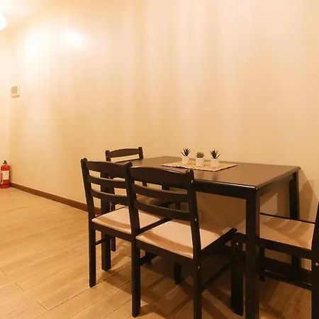 Reddoorz Plus @ Cuarto Verde Staycation-2