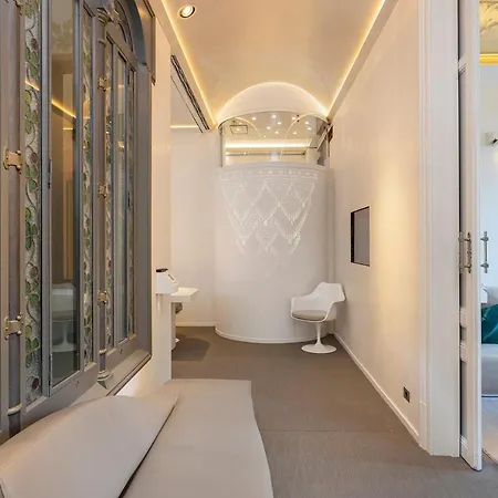 El Palauet Modernist Suites Barcelona-3