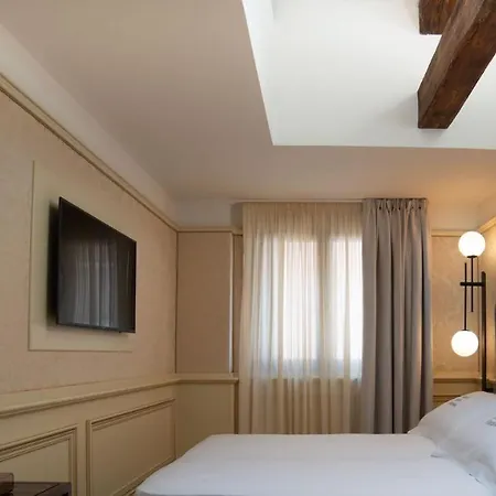 Eight Venezia-3