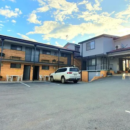 Goldrush Motel Young Cbd-3