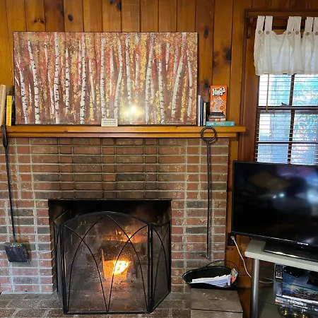Cozy Cabin Pet Friendly Ada Compatible-3