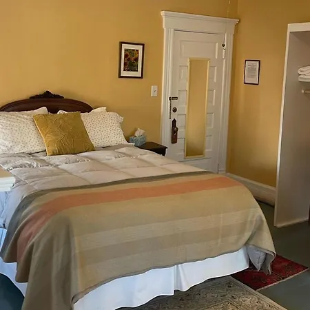 The Grey Swan Inn Llc-3