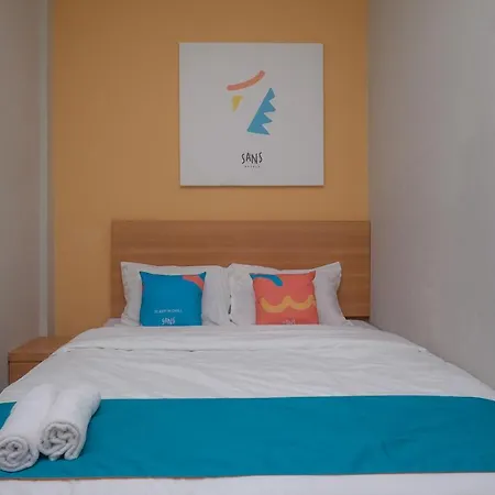 Sans Hotel Tiga Putri Semarang By Reddoorz-3