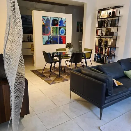 Suite indépendante avec 1 chambre et 1 bureau-2