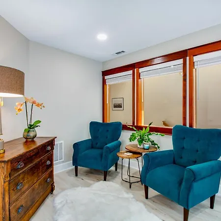 Port Angeles City View Loft-3