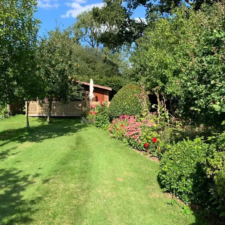 The Cider Shed Bed And Breakfast-2