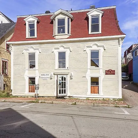 Sail Inn Lunenburg-2