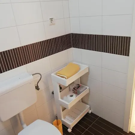 Yellow Room Guesthouse-2