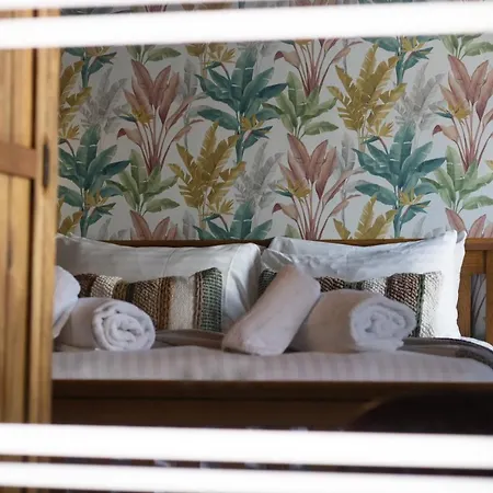 The Wheatsheaf Pub, Kitchen & Rooms-2