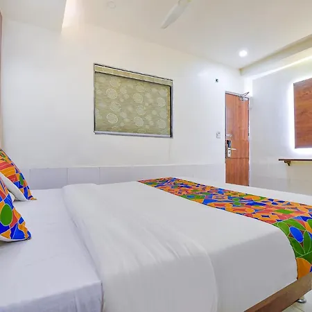 Fabhotel Royal King-2
