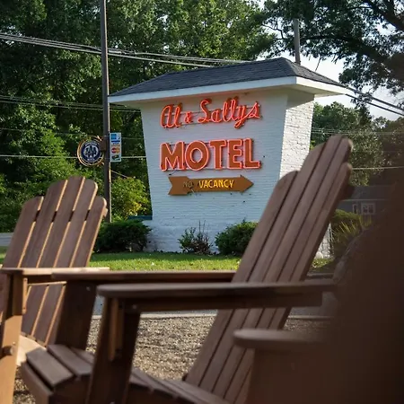 Al & Sally'S Motel-2