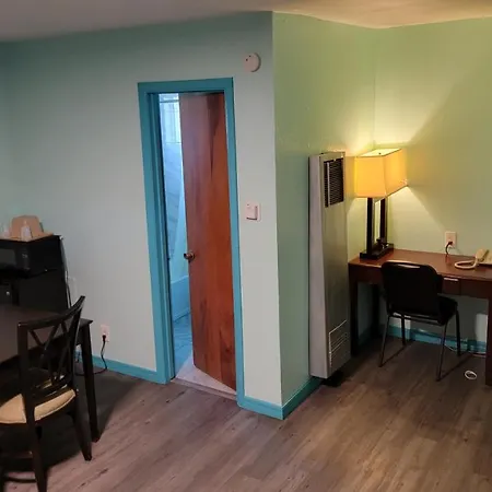 Trade Winds Motel-3