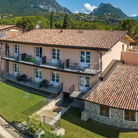 Regina Del Garda Suite-2