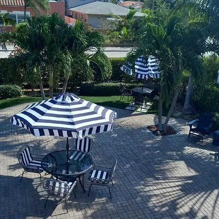 Capri Inn & Apartments-2