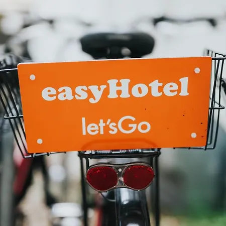 Easyhotel Berlin Hackescher Markt-2
