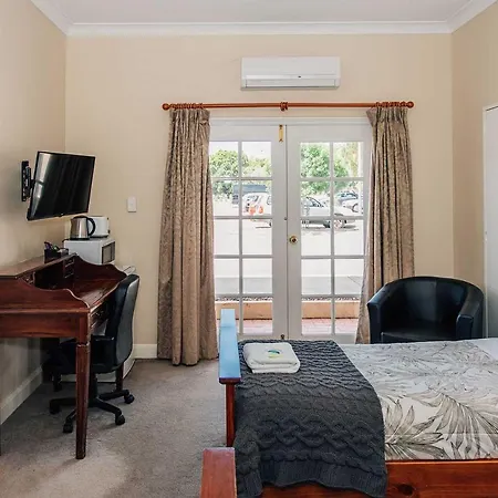 Settlers Hotel York-3