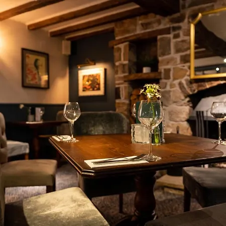 The Hawes Inn By Innkeeper'S Collection-2