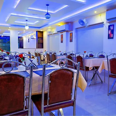 Fabhotel Kanchan Plaza-2