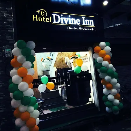Hotel Divine Inn-3