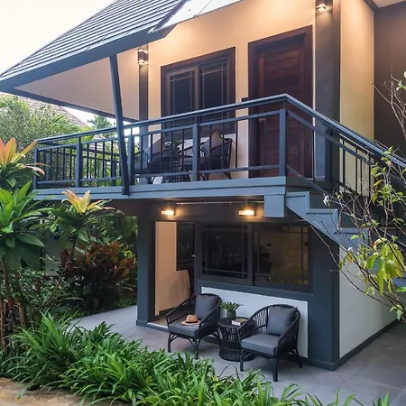 Loy Chalet-3