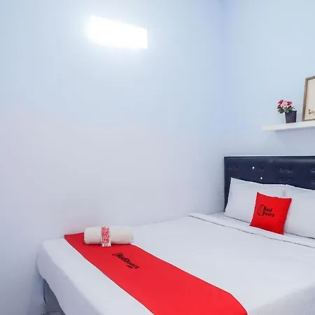 RedDoorz near Bandara Ahmad Yani Semarang-2
