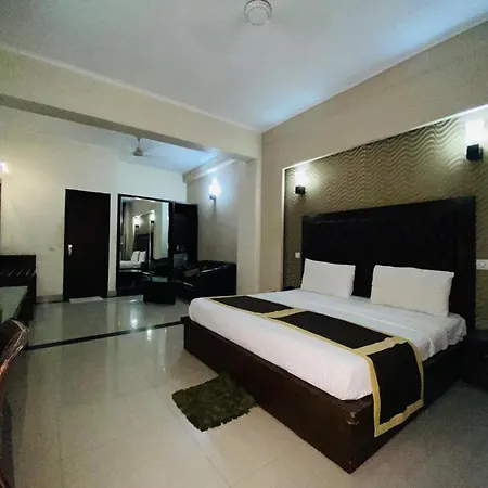 Hotel Lloyd Residency Nehru Place-3