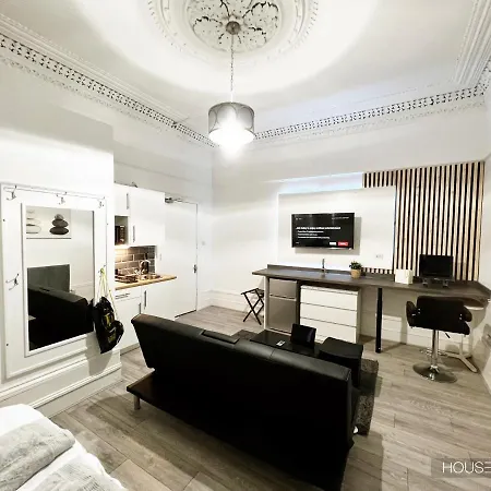 Erin Court Mansion - Rm 11-3
