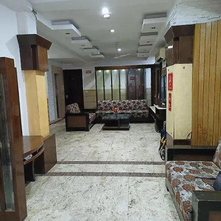 Hotel Tjs Grand-3