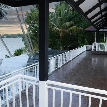 Quilon Lake Inn-3