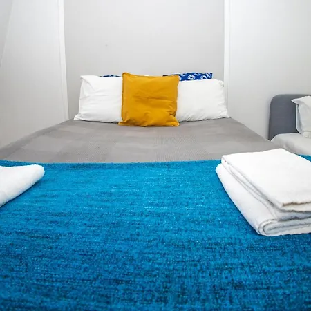 Boho Guesthouse Rooms & Apartments-2