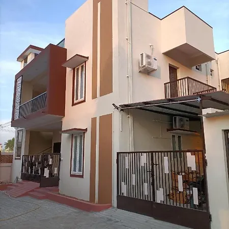 Doctor'S Homestay-3