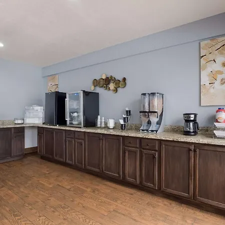 Spanish Trails Inn - Laredo Hotel-3