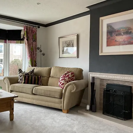 Ramsey House - Luxury Licensed B&B - Parking And Guest Lounge-3