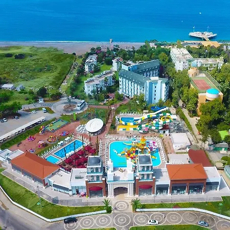 Club Aqua Plaza-3