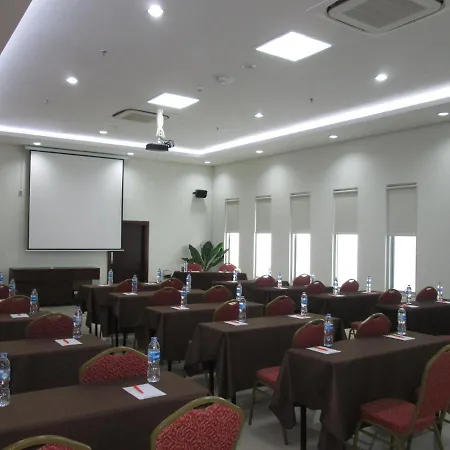Bamboo Inn Hotel & Cafe-2