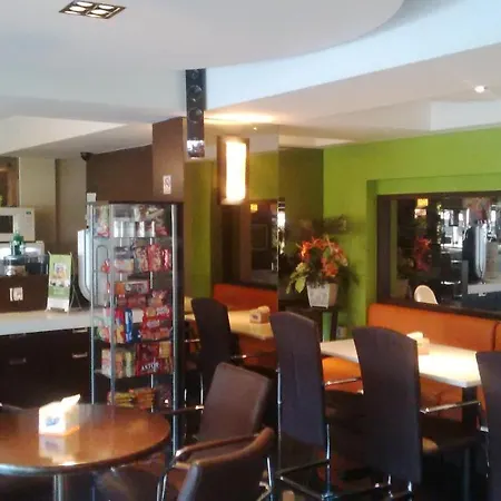 Bamboo Inn Hotel & Cafe-3