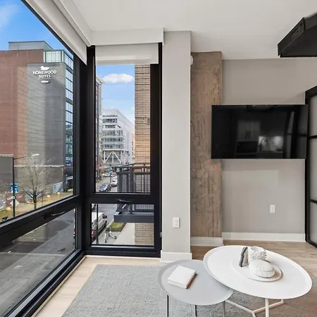 Coda On Half, A Placemakr Experience - Navy Yard-2